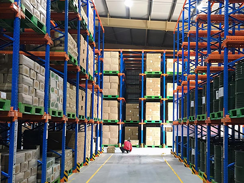 塑料托盤應用於電器倉庫